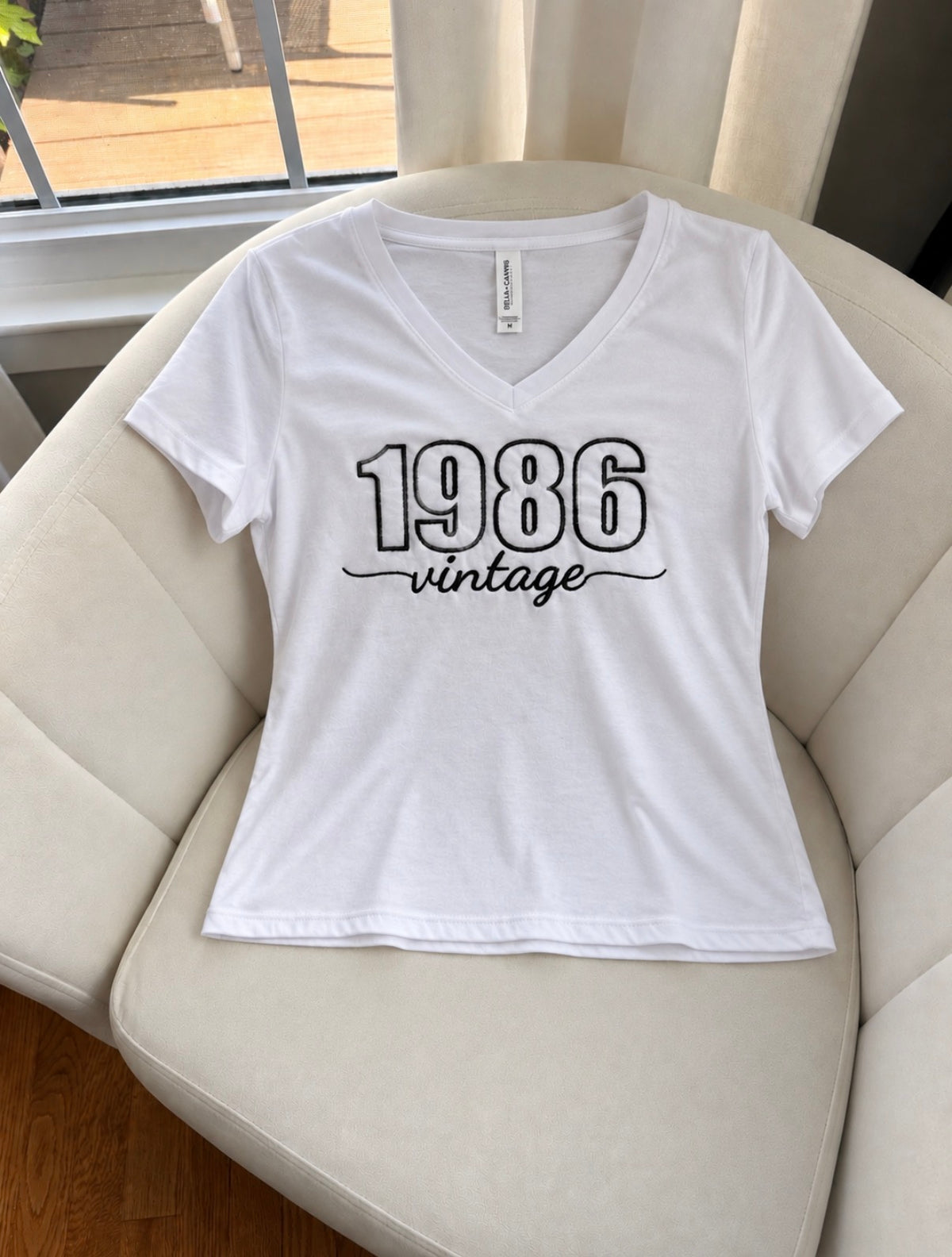 40th Birthday “1986 Vintage” V-Neck T-Shirt